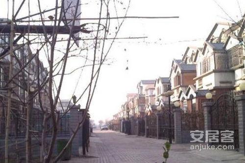 欧美风情小镇爆炸视频大全,欧美风情小镇爆炸事件视频汇总