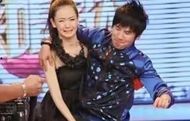 欧美明星节目出糗视频,欧美明星节目现场尴尬瞬间大盘点