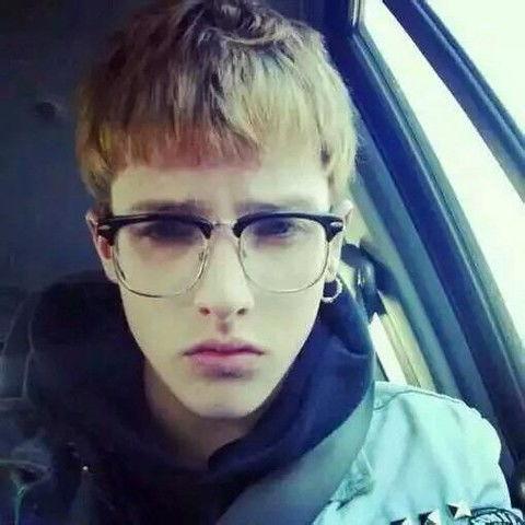 黑眼镜欧美帅哥视频