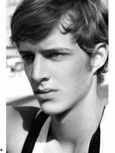 欧美卷发混血帅哥视频,魅力四溢的异域风情