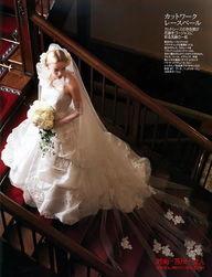 欧美婚纱演变过程视频,穿越时光的美丽蜕变